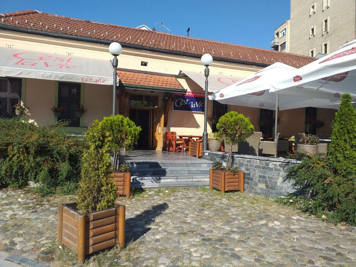 Bolonja 1 Apartment Uzice Bagian luar foto